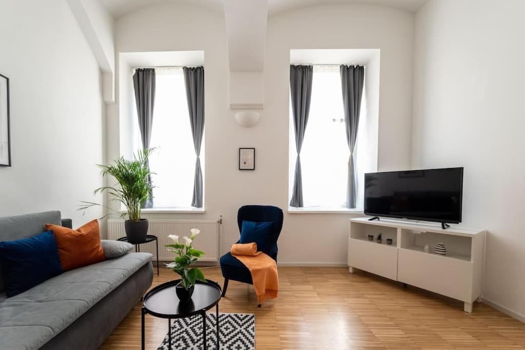 Pristine 1Br Steps From City By Hm Wien Exteriör bild