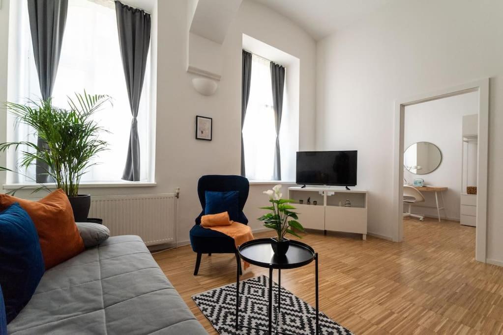 Pristine 1Br Steps From City By Hm Wien Exteriör bild